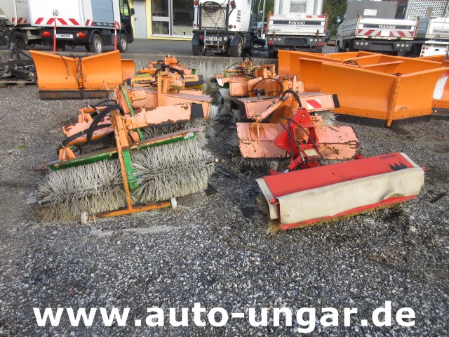 Multicar - Schneebesen Winterdienst Bürste Besen Boschung Hansa Ladog