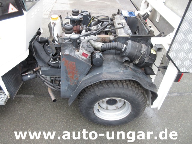 Holder - C240 Schneeschild Allrad 4x4 Heckzapfwelle Knicklenkung Kommunalfahrzeug