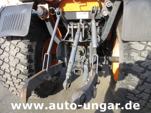 Kubota - B 2410 Baujahr 2006 4x4 Heckzapfwelle Kommunaltraktor mit Getriebeschaden