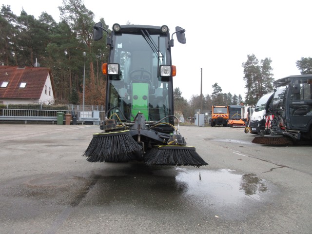 Nilfisk - CR 2250 Egholm Bj. 2015 Kehrmaschine 4x4 Perkins Diesel Knicklenkung